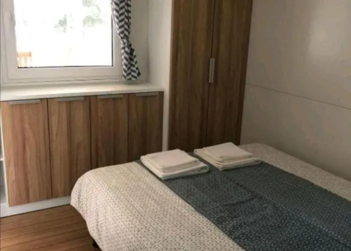Mobile Korina Biograd Na Moru